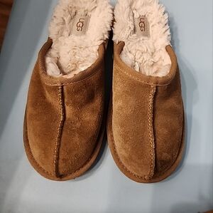 KID'S UGGS SIZE 1